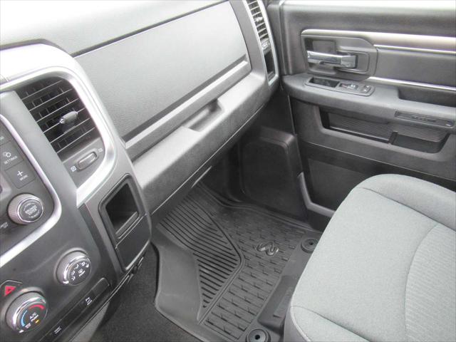 2024 Ram 1500 Classic Warlock Crew Cab 4x4 5'7" Box