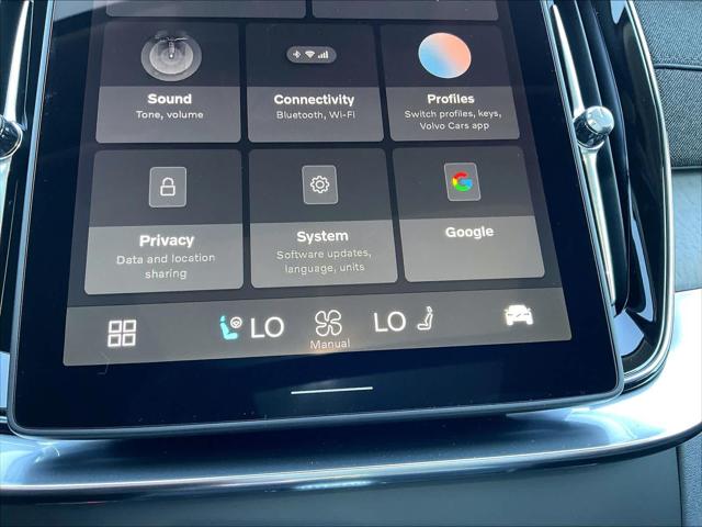 2026 Volvo XC90 Plug-In Hybrid Ultra, T8 AWD, Electric/Gasoline, Bright, 7 Seats