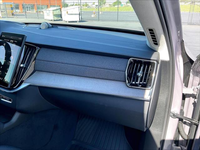 2026 Volvo XC90 Plug-In Hybrid Ultra, T8 AWD, Electric/Gasoline, Bright, 7 Seats