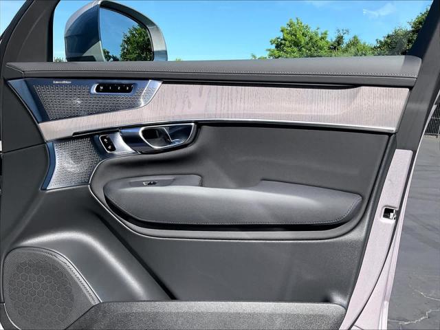 2026 Volvo XC90 Plug-In Hybrid Ultra, T8 AWD, Electric/Gasoline, Bright, 7 Seats
