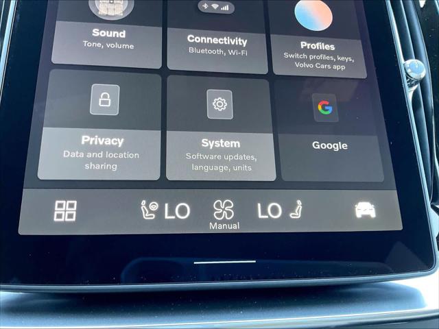 2026 Volvo XC90 Plug-In Hybrid Plus, T8 AWD, Electric/Gasoline, Bright, 7 Seats
