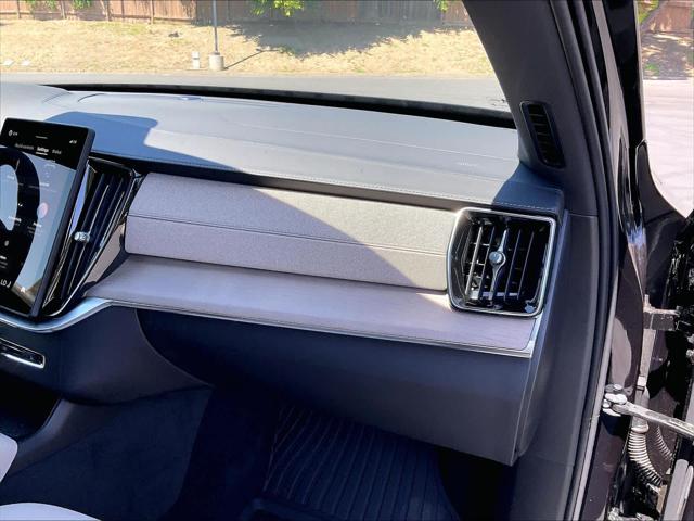2026 Volvo XC90 Plug-In Hybrid Plus, T8 AWD, Electric/Gasoline, Bright, 7 Seats
