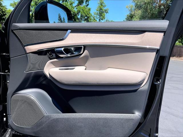 2026 Volvo XC90 Plug-In Hybrid Plus, T8 AWD, Electric/Gasoline, Bright, 7 Seats