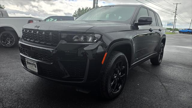 2026 Jeep Grand Cherokee GRAND CHEROKEE LAREDO ALTITUDE 4X4 2026 Jeep Grand Cherokee GRAND CHEROKEE LAREDO ALTITUDE 4X4