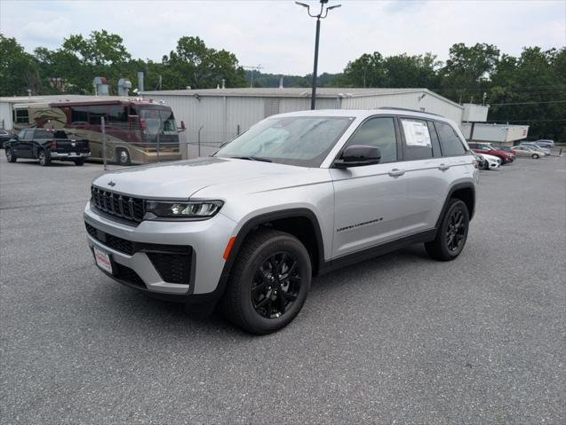 2026 Jeep Grand Cherokee GRAND CHEROKEE LAREDO ALTITUDE 4X4 2026 Jeep Grand Cherokee GRAND CHEROKEE LAREDO ALTITUDE 4X4