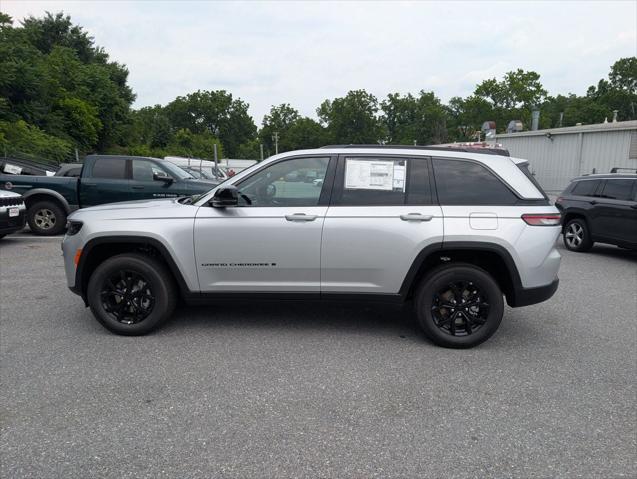 2026 Jeep Grand Cherokee GRAND CHEROKEE LAREDO ALTITUDE 4X4 2026 Jeep Grand Cherokee GRAND CHEROKEE LAREDO ALTITUDE 4X4