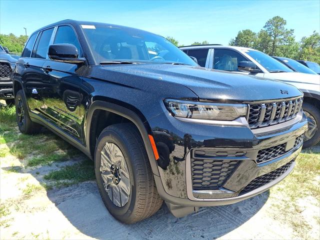 2026 Jeep Grand Cherokee GRAND CHEROKEE LAREDO ALTITUDE 4X4 2026 Jeep Grand Cherokee GRAND CHEROKEE LAREDO ALTITUDE 4X4