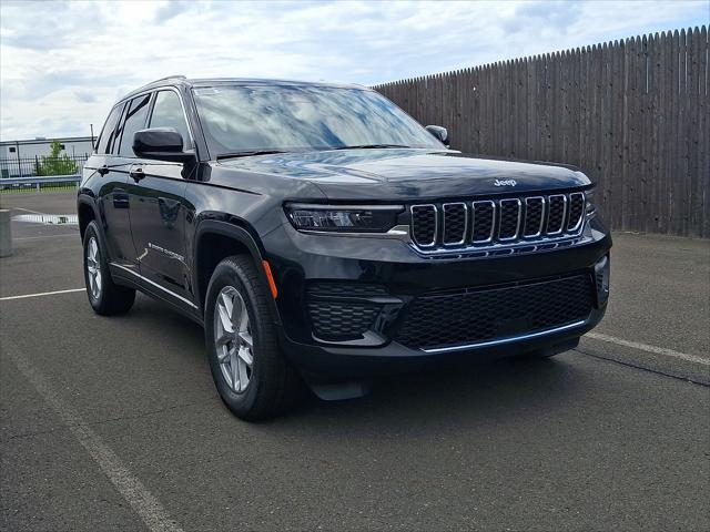 2026 Jeep Grand Cherokee GRAND CHEROKEE LAREDO X 4X4