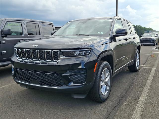 2026 Jeep Grand Cherokee GRAND CHEROKEE LAREDO X 4X4