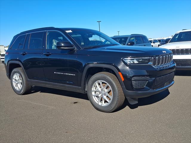 2026 Jeep Grand Cherokee GRAND CHEROKEE LAREDO X 4X4