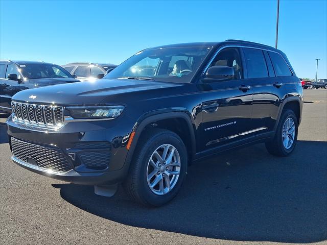 2026 Jeep Grand Cherokee GRAND CHEROKEE LAREDO X 4X4