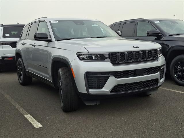2026 Jeep Grand Cherokee GRAND CHEROKEE LAREDO ALTITUDE 4X4 2026 Jeep Grand Cherokee GRAND CHEROKEE LAREDO ALTITUDE 4X4