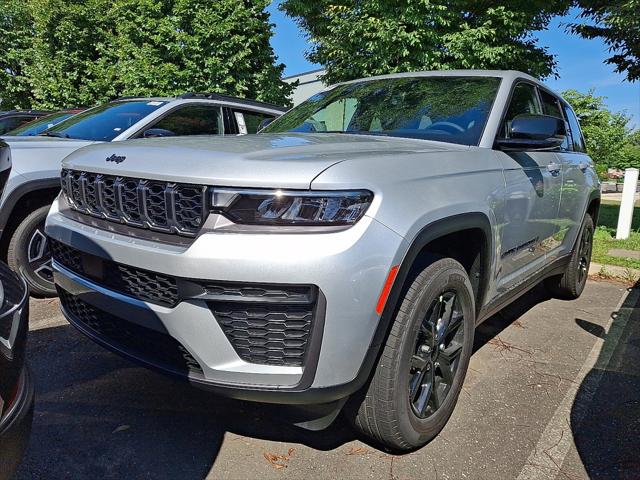 2026 Jeep Grand Cherokee GRAND CHEROKEE LAREDO ALTITUDE 4X4 2026 Jeep Grand Cherokee GRAND CHEROKEE LAREDO ALTITUDE 4X4