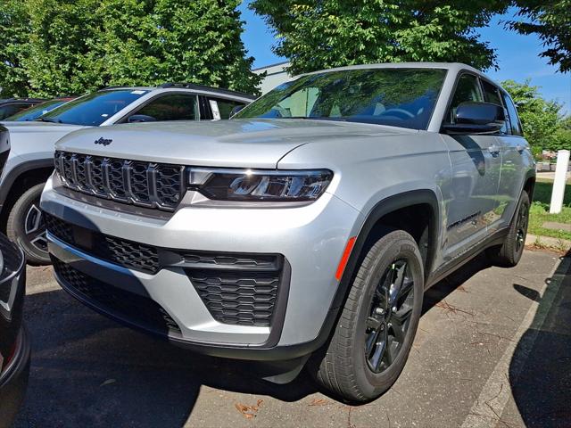 2026 Jeep Grand Cherokee GRAND CHEROKEE LAREDO ALTITUDE 4X4 2026 Jeep Grand Cherokee GRAND CHEROKEE LAREDO ALTITUDE 4X4
