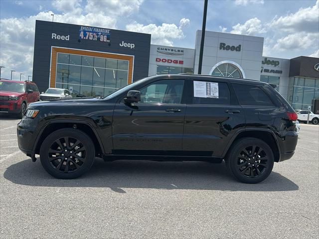 2022 Jeep Grand Cherokee Laredo X 4x4