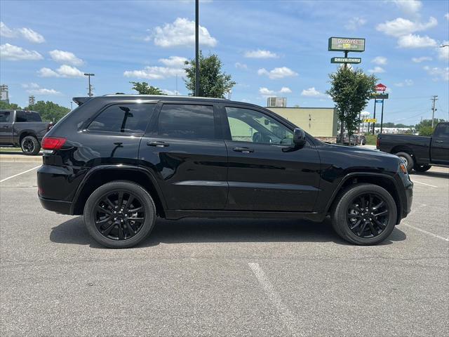 2022 Jeep Grand Cherokee Laredo X 4x4