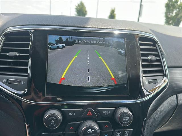 2022 Jeep Grand Cherokee Laredo X 4x4