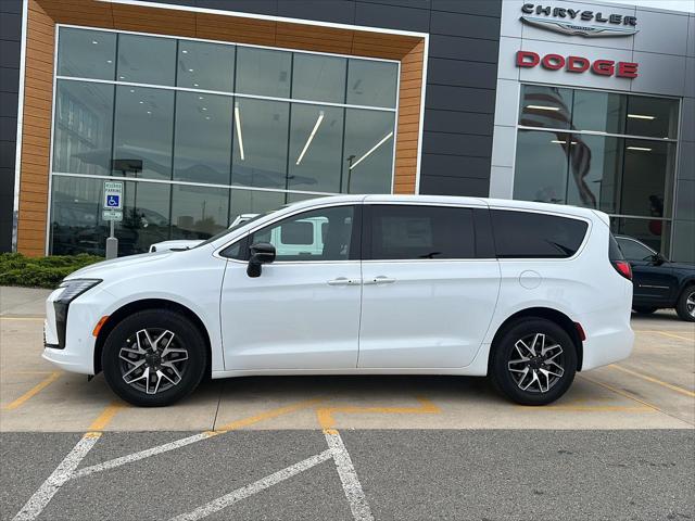 2027 Chrysler Pacifica Limited