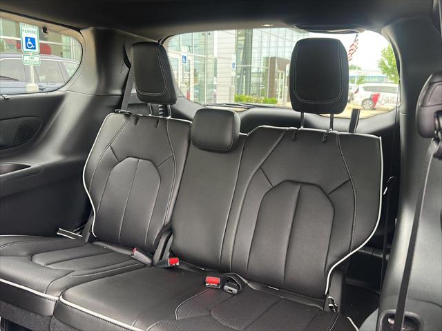2027 Chrysler Pacifica Limited