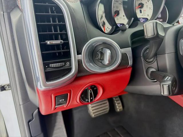 2016 Porsche Cayenne GTS