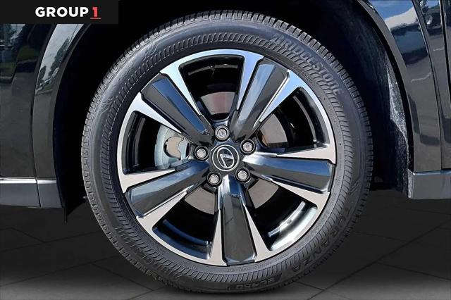 2025 Lexus 300 Premium