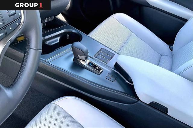 2025 Lexus 300 Premium
