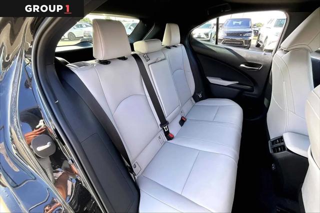 2025 Lexus 300 Premium