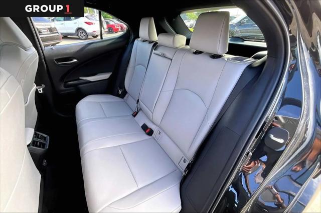2025 Lexus 300 Premium