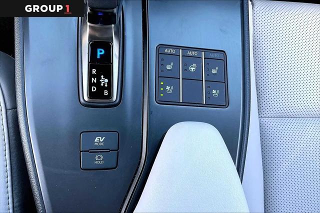 2025 Lexus 300 Premium