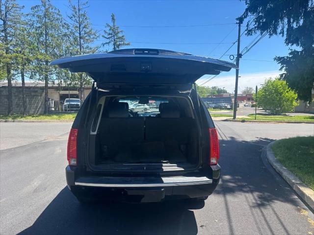 2009 Cadillac Escalade Standard