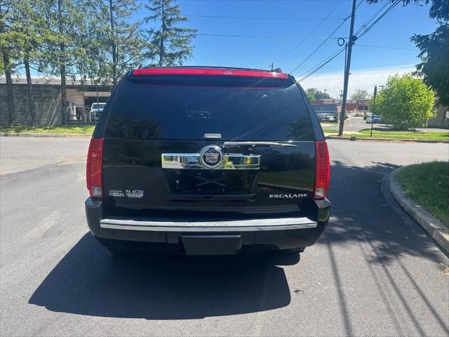 2009 Cadillac Escalade Standard