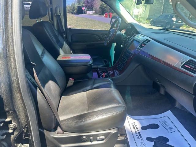 2009 Cadillac Escalade Standard