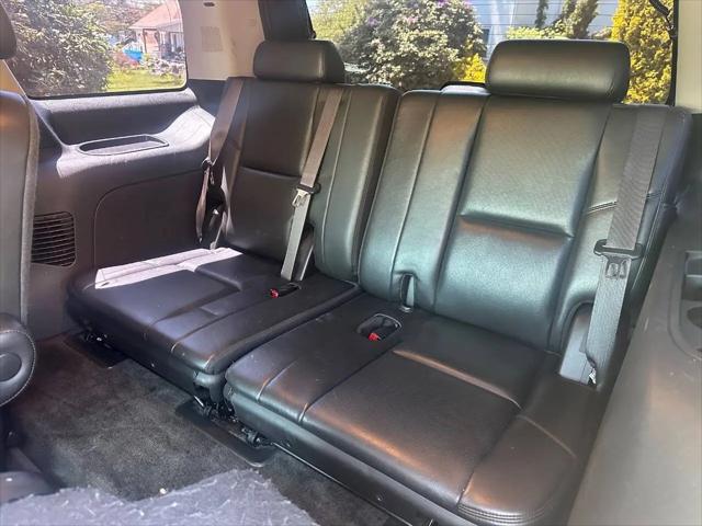 2009 Cadillac Escalade Standard