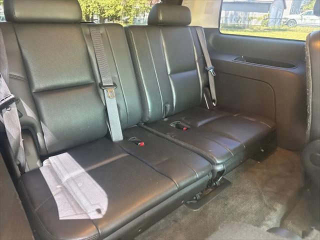 2009 Cadillac Escalade Standard