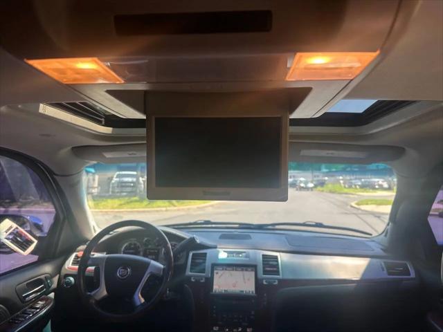 2009 Cadillac Escalade Standard