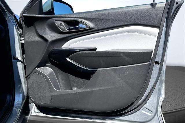 2025 Chevrolet Trax FWD LT