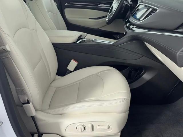 2023 Buick Enclave Essence FWD