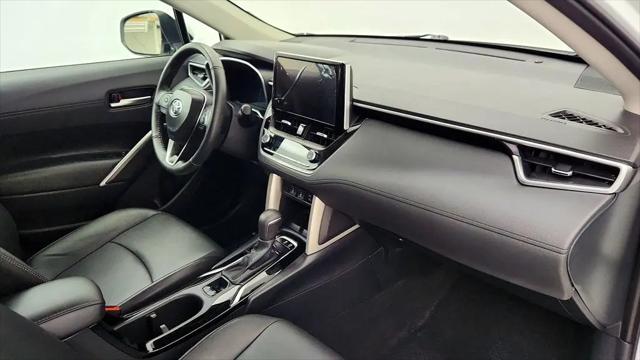 2024 Toyota Corolla Cross XLE