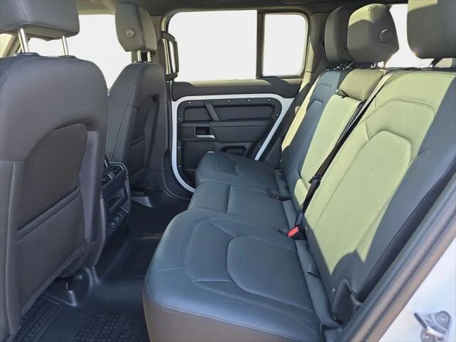 2025 Land Rover Defender 110 P300