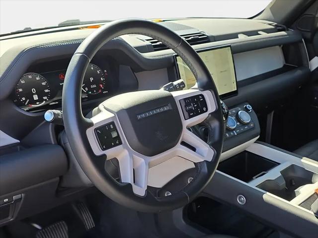 2025 Land Rover Defender 110 P300