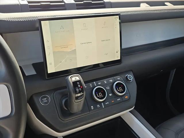 2025 Land Rover Defender 110 P300