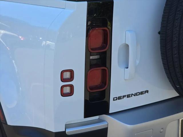 2025 Land Rover Defender 110 P300