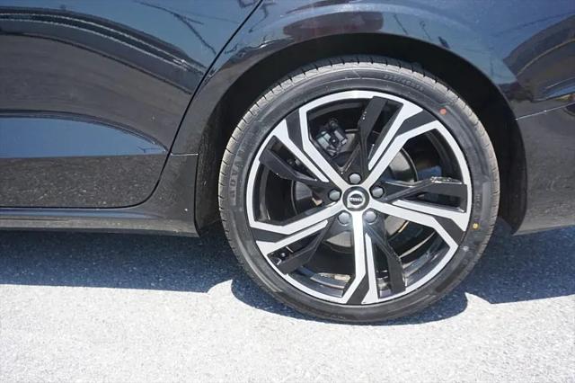 2024 Volvo S60 B5 Plus Dark Theme