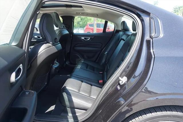 2024 Volvo S60 B5 Plus Dark Theme