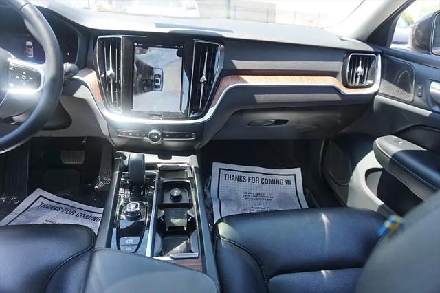2024 Volvo S60 B5 Plus Dark Theme