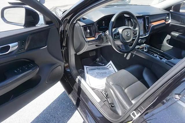 2024 Volvo S60 B5 Plus Dark Theme