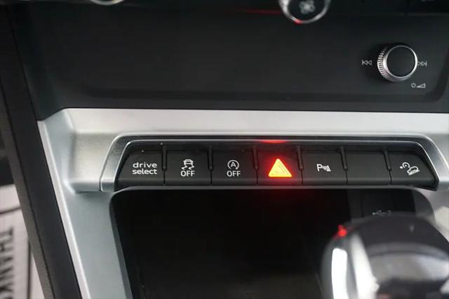 2025 Audi Q3 Premium 45 TFSI S line quattro Tiptronic