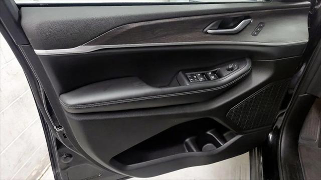 2023 Jeep Grand Cherokee Limited 4x2