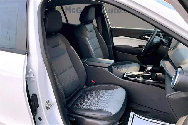 2025 Chevrolet Trax FWD LT
