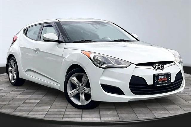2013 Hyundai Veloster Base w/Black